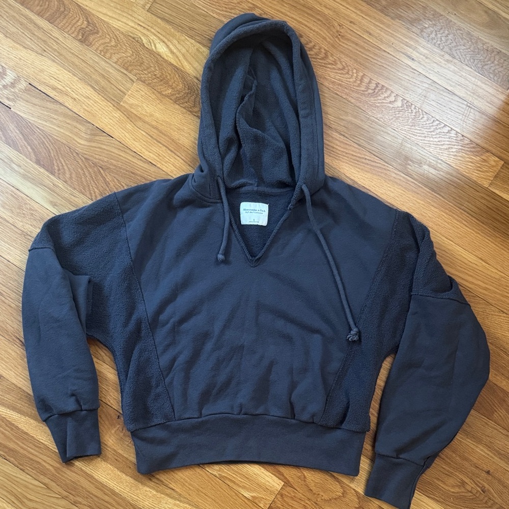 Women’s Hooded Pullover Sweatshirt